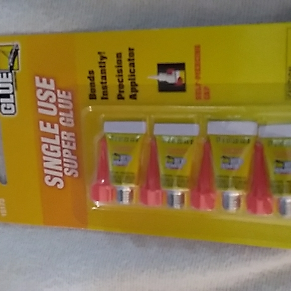 Glue on Fashion Nails - Picture 4 of 4